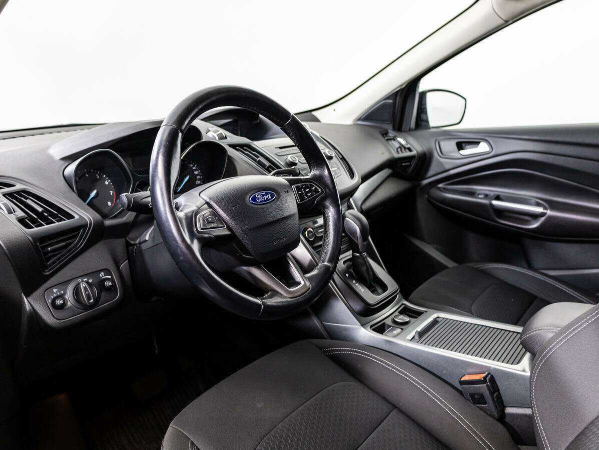Купить Ford Kuga с пробегом. Фото: #8