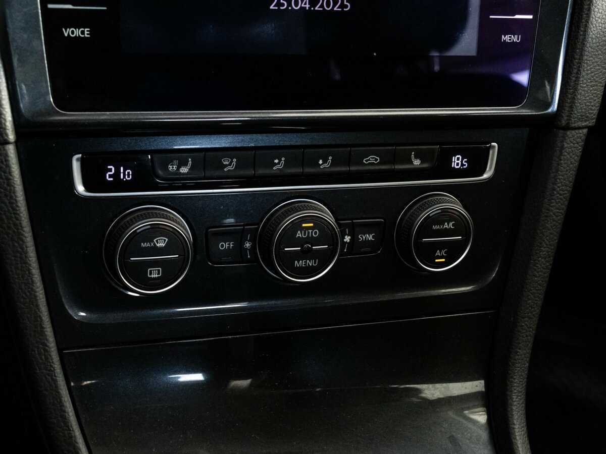 Купить Volkswagen Golf с пробегом. Фото: #13