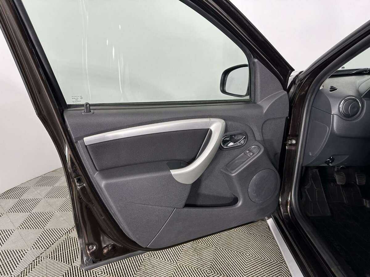 Купить Nissan Terrano с пробегом. Фото: #6