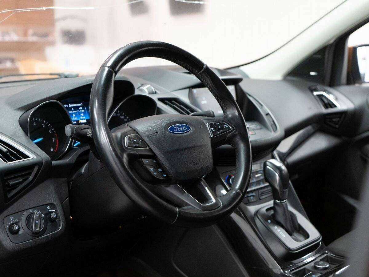 Купить Ford Kuga с пробегом. Фото: #4