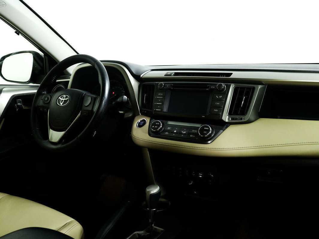 Купить Toyota RAV4 с пробегом. Фото: #8