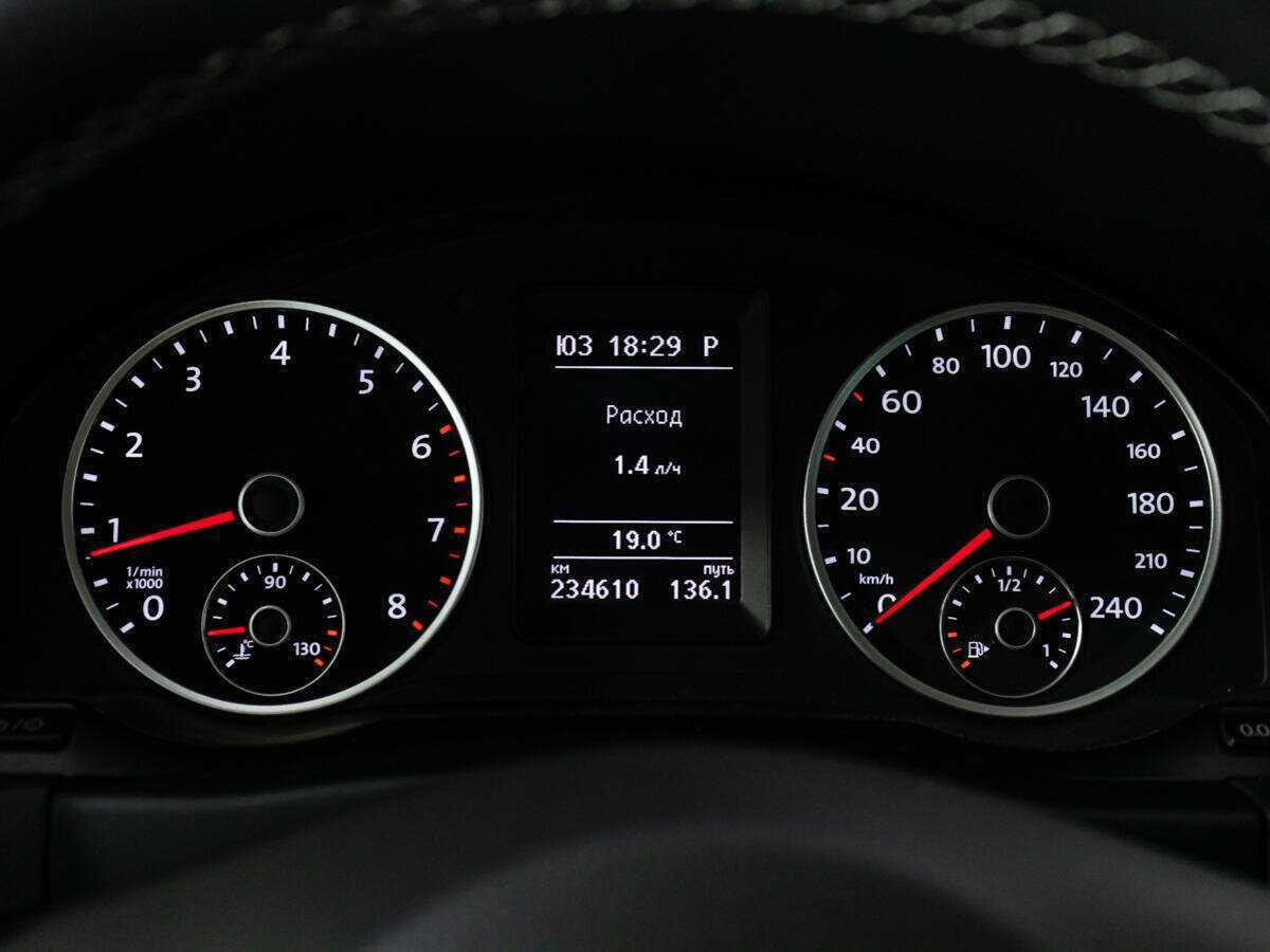 Купить Volkswagen Tiguan с пробегом. Фото: #11