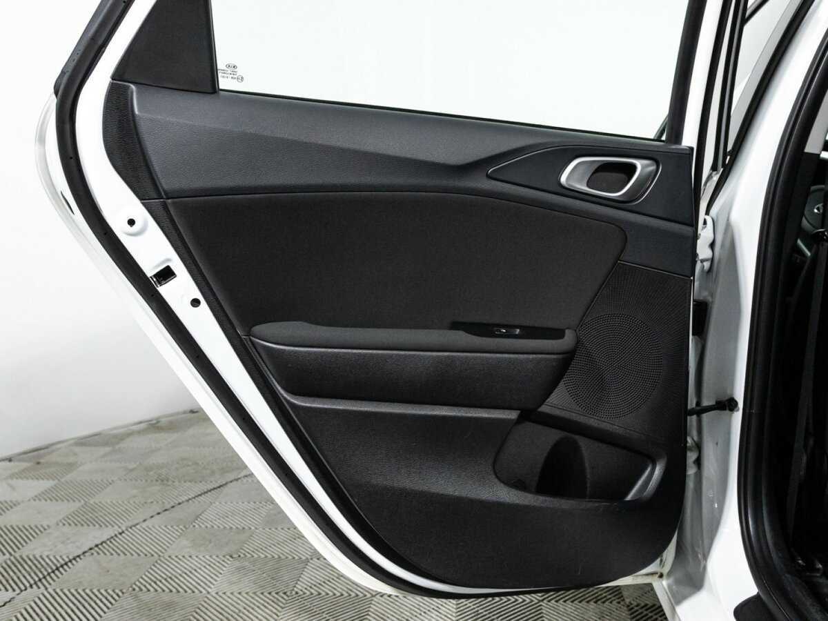 Купить Kia Ceed с пробегом. Фото: #27