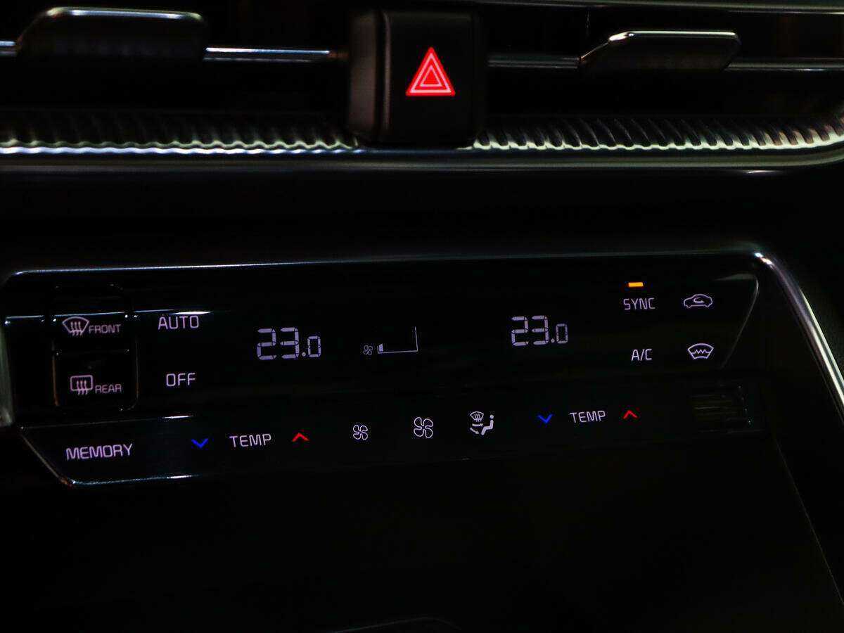 Купить Kia K5 с пробегом. Фото: #20