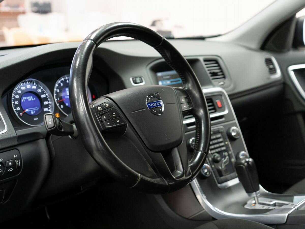 Купить Volvo S60 с пробегом. Фото: #4