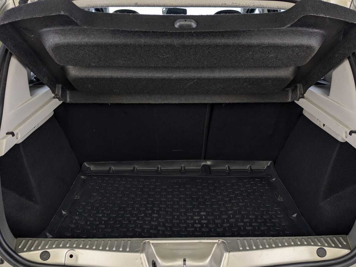 Купить Renault Sandero с пробегом. Фото: #9