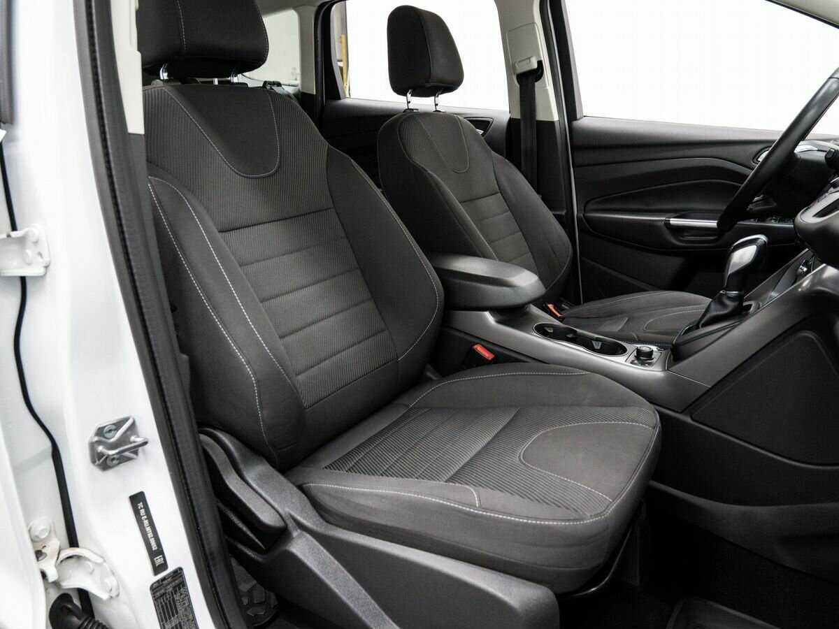 Купить Ford Kuga с пробегом. Фото: #7