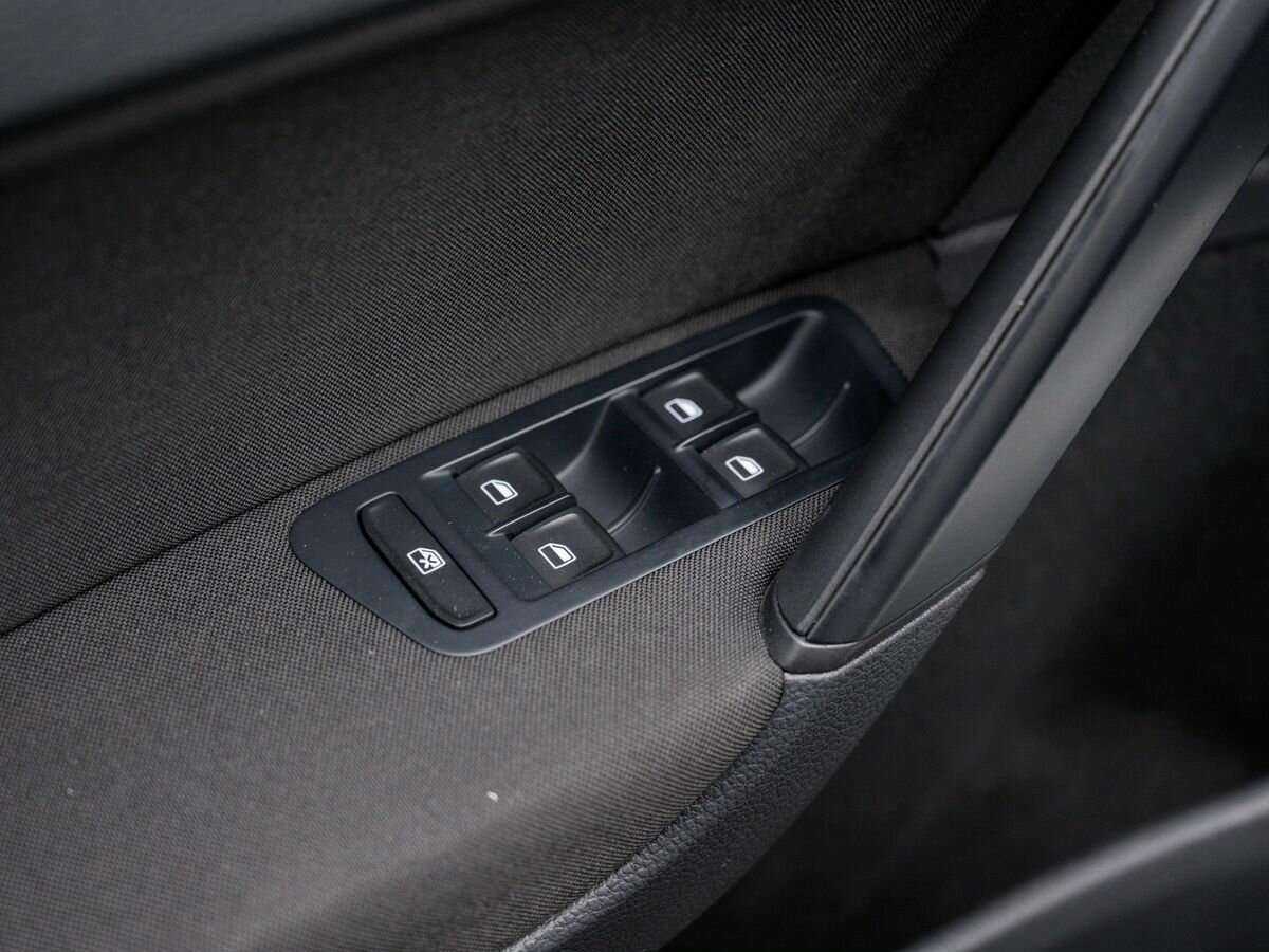 Купить Volkswagen Golf с пробегом. Фото: #14