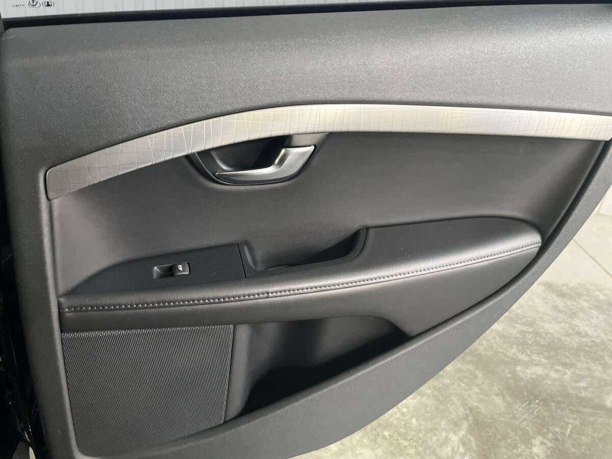 Купить Volvo XC70 с пробегом. Фото: #30