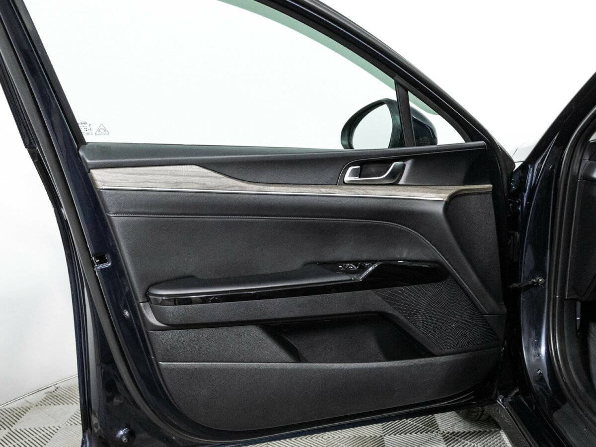 Купить Kia K5 с пробегом. Фото: #24