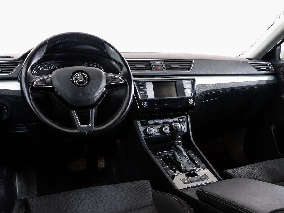Купить Skoda Superb с пробегом. Фото: #8