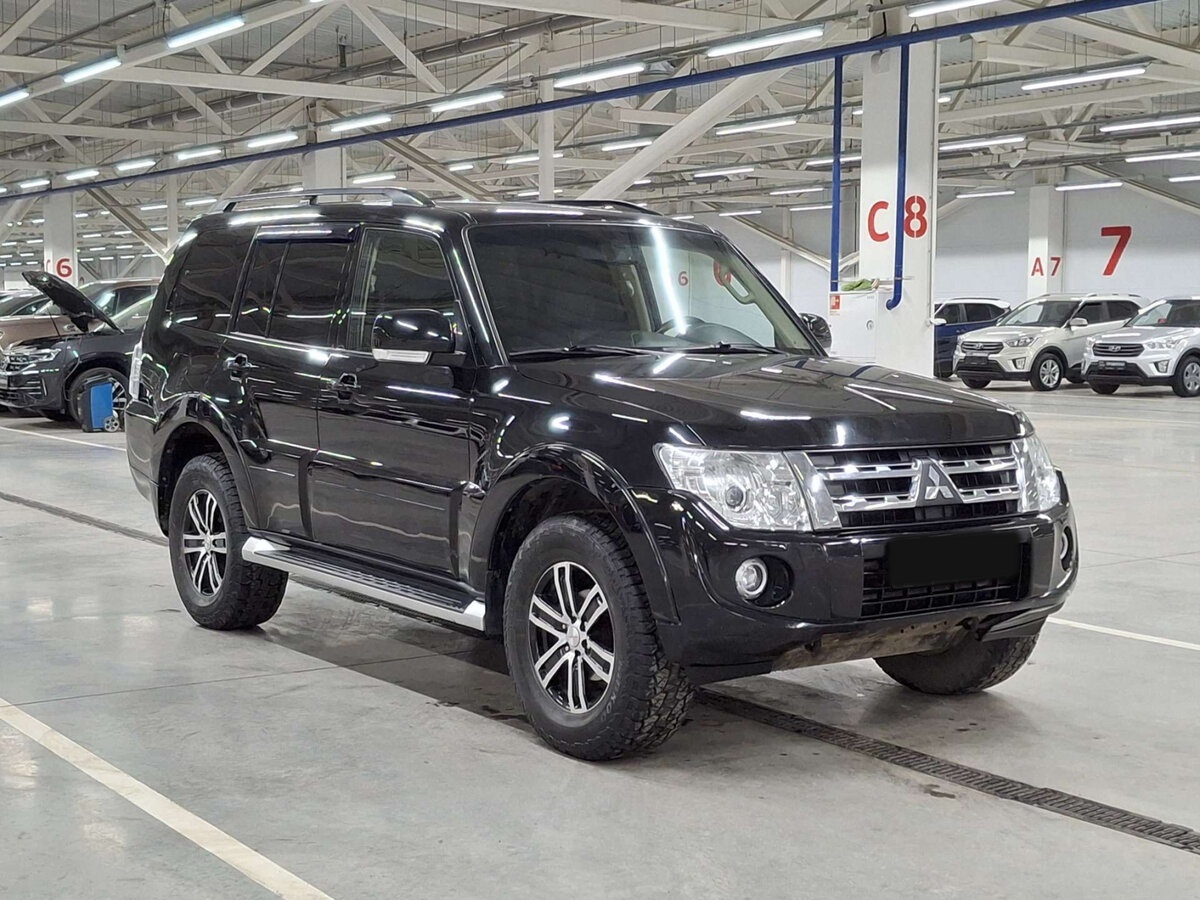 Купить Mitsubishi Pajero с пробегом. Фото: #2