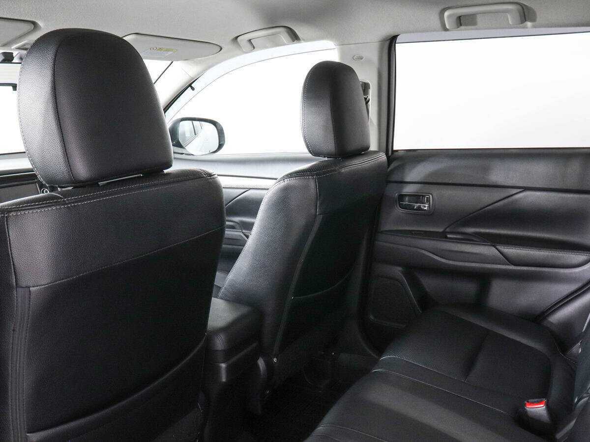 Купить Mitsubishi Outlander с пробегом. Фото: #11