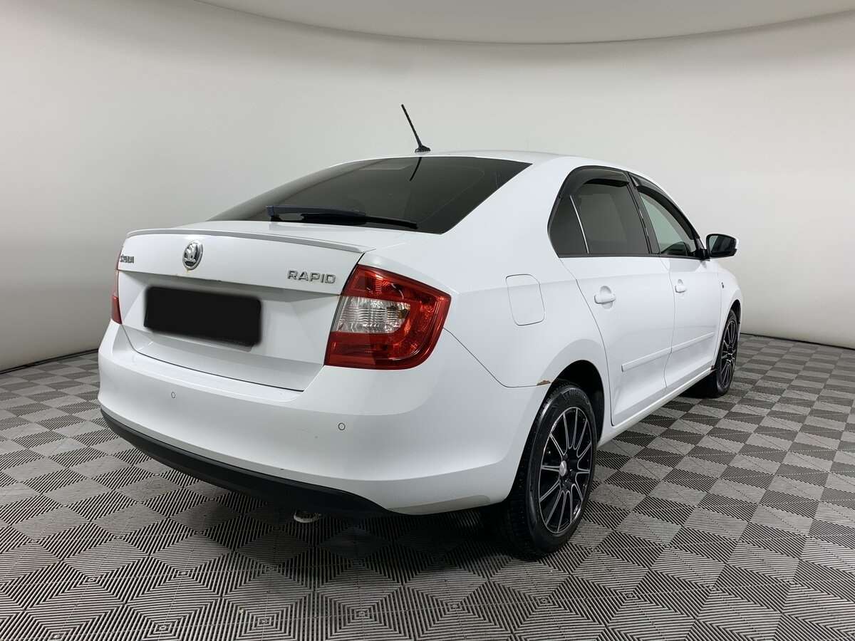 Купить Skoda Rapid с пробегом. Фото: #4