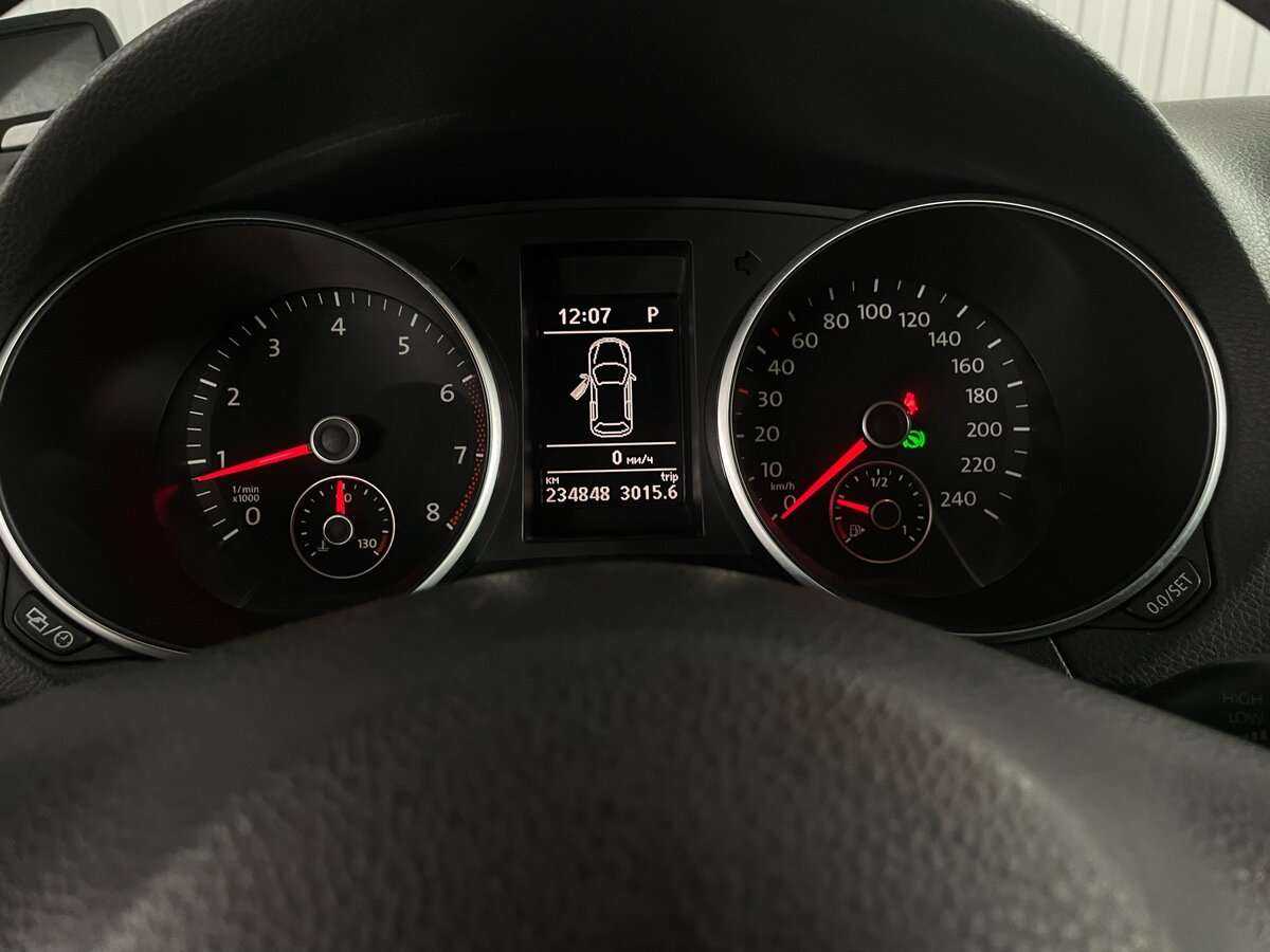 Купить Volkswagen Golf с пробегом. Фото: #12