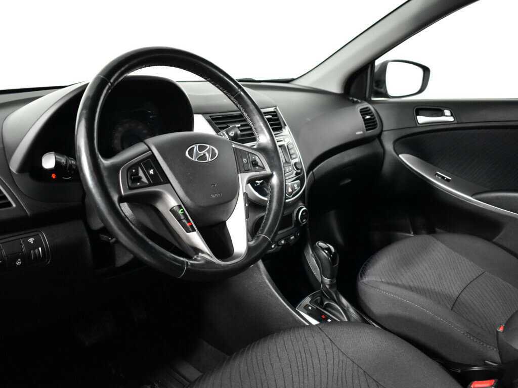 Купить Hyundai Solaris с пробегом. Фото: #12