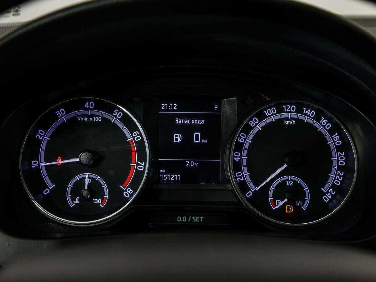 Купить Skoda Rapid с пробегом. Фото: #11