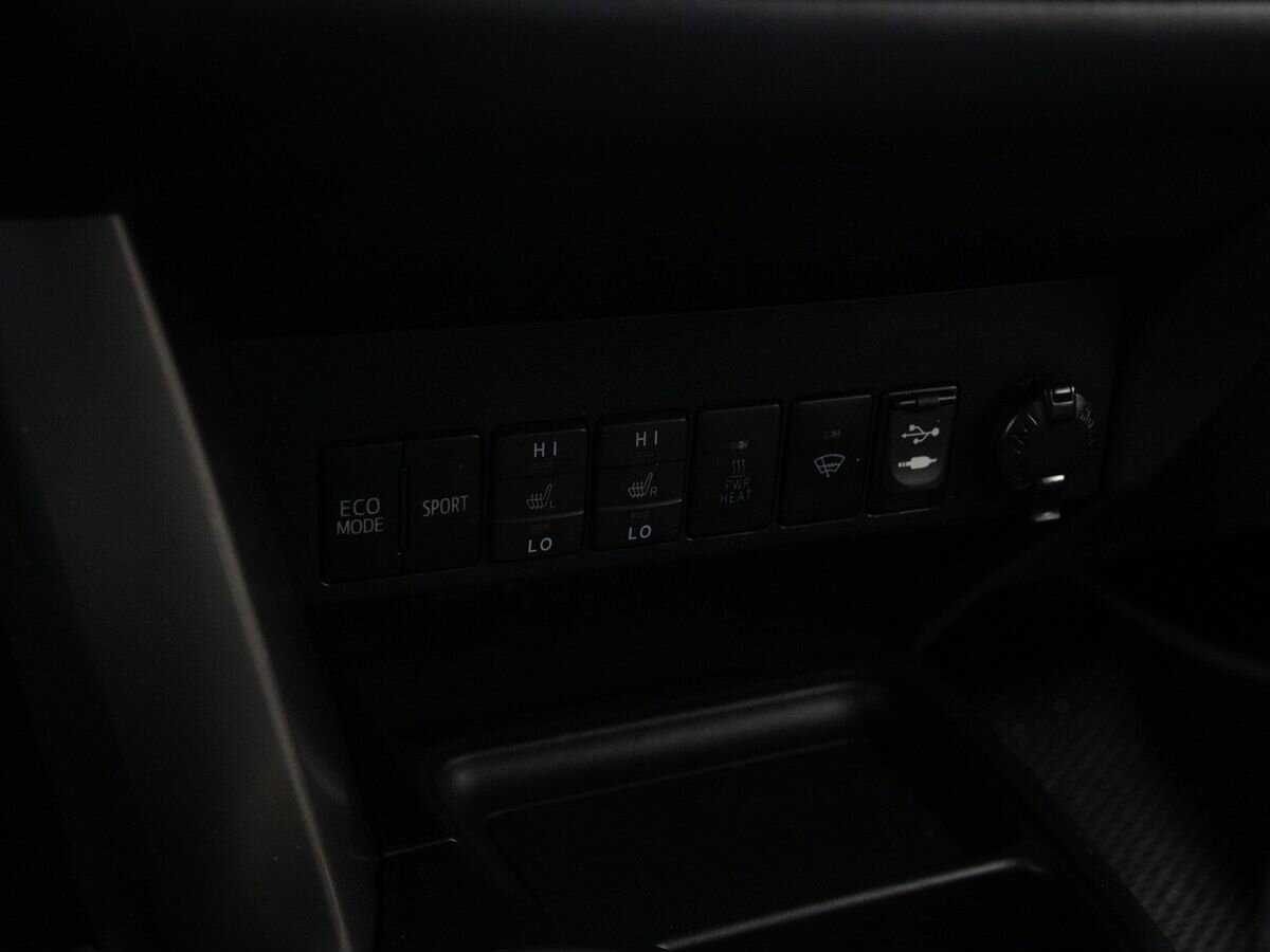 Купить Toyota RAV4 с пробегом. Фото: #17