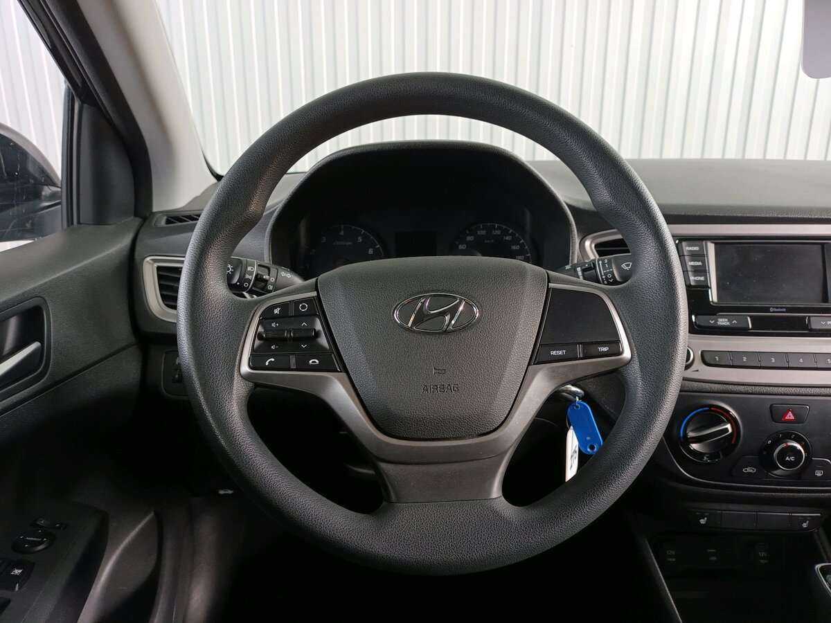Купить Hyundai Solaris с пробегом. Фото: #9