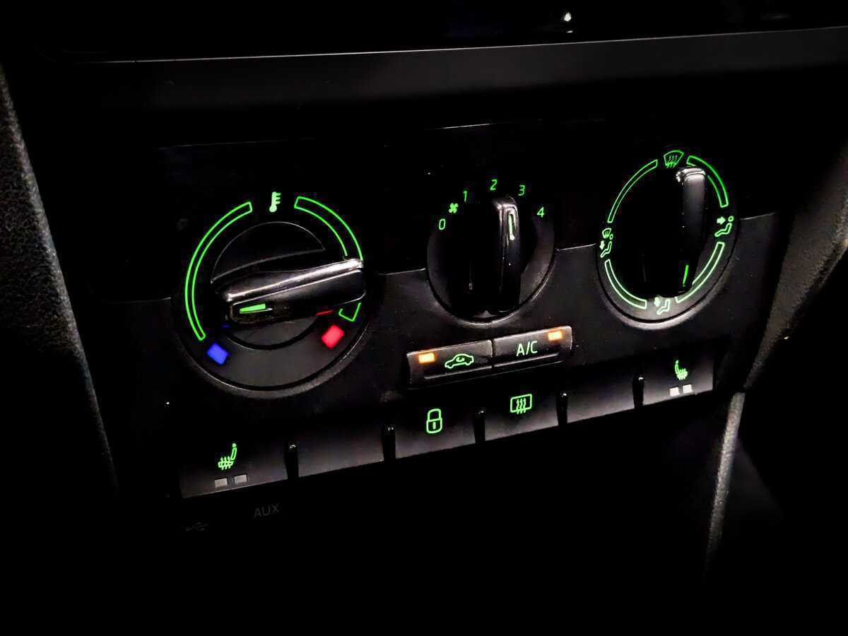 Купить Skoda Rapid с пробегом. Фото: #24