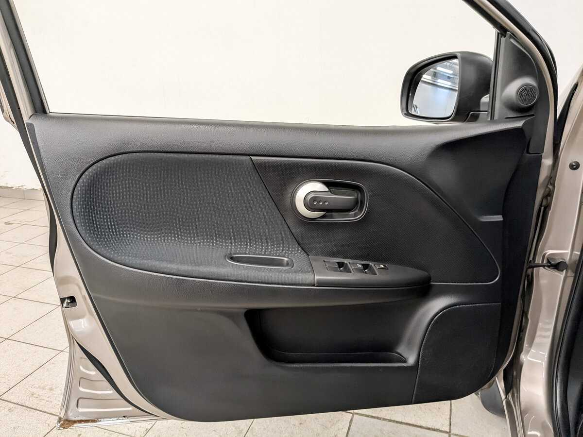 Купить Nissan Note с пробегом. Фото: #18