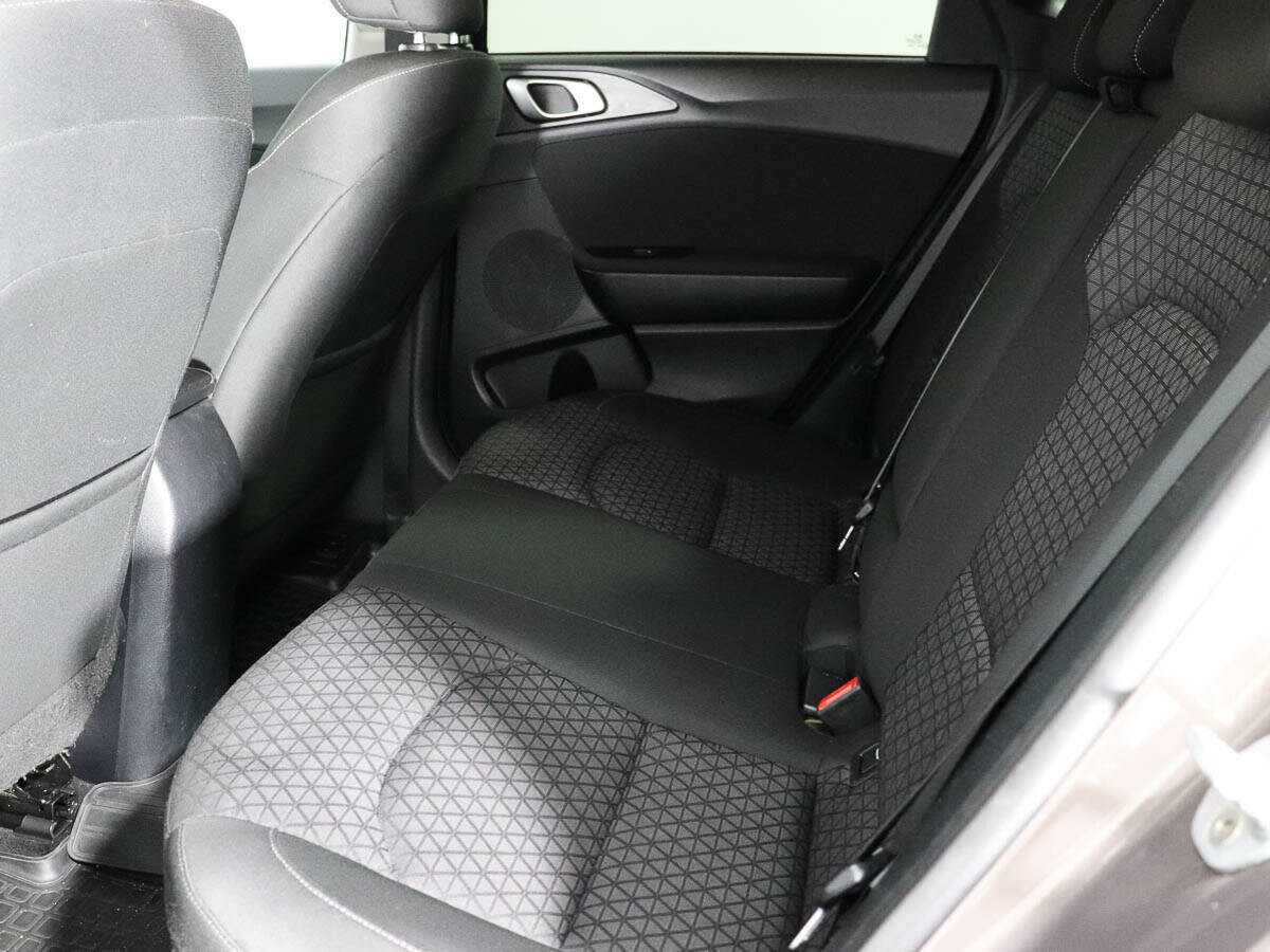 Купить Kia Ceed с пробегом. Фото: #10