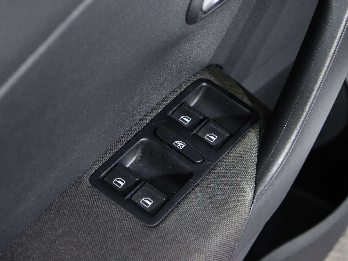 Купить Volkswagen Polo с пробегом. Фото: #13