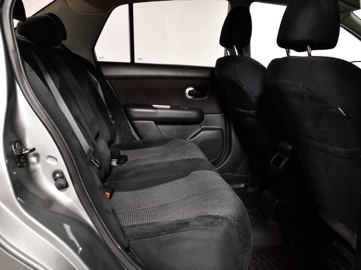 Купить Nissan Tiida с пробегом. Фото: #9