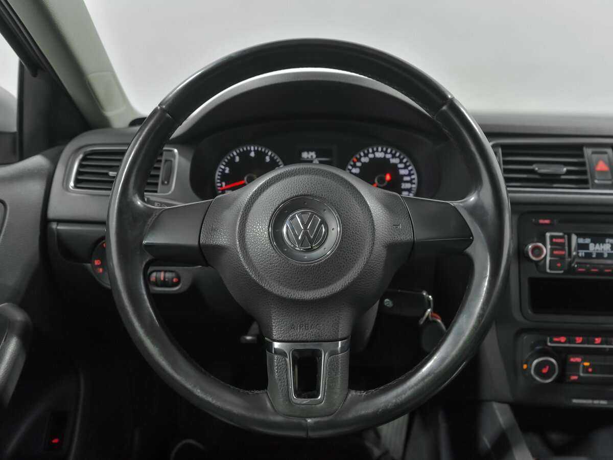 Купить Volkswagen Jetta с пробегом. Фото: #7