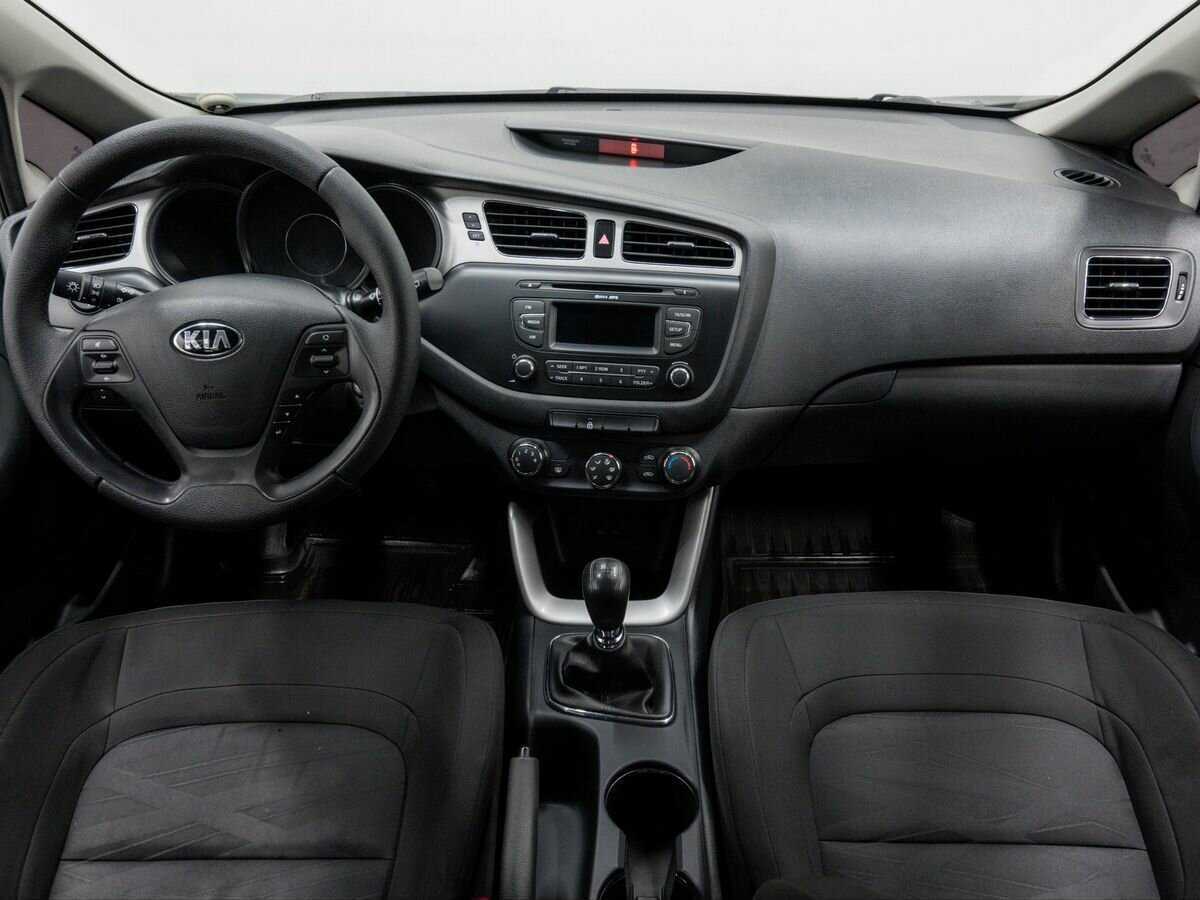Купить Kia Ceed с пробегом. Фото: #9