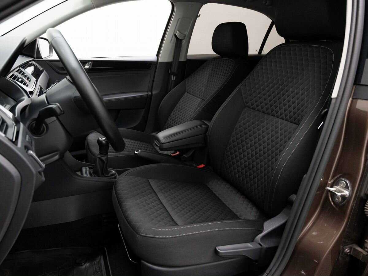 Купить Skoda Rapid с пробегом. Фото: #9