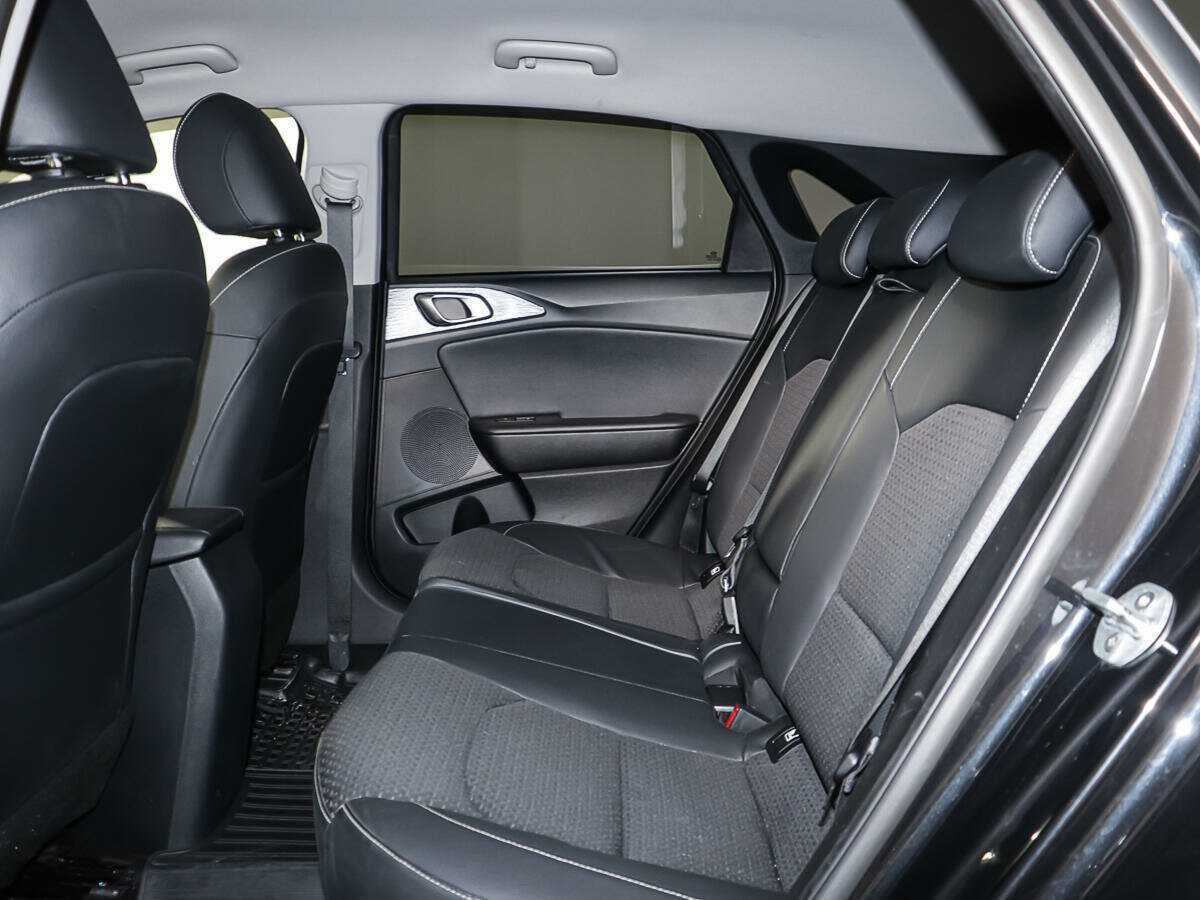 Купить Kia Ceed с пробегом. Фото: #8