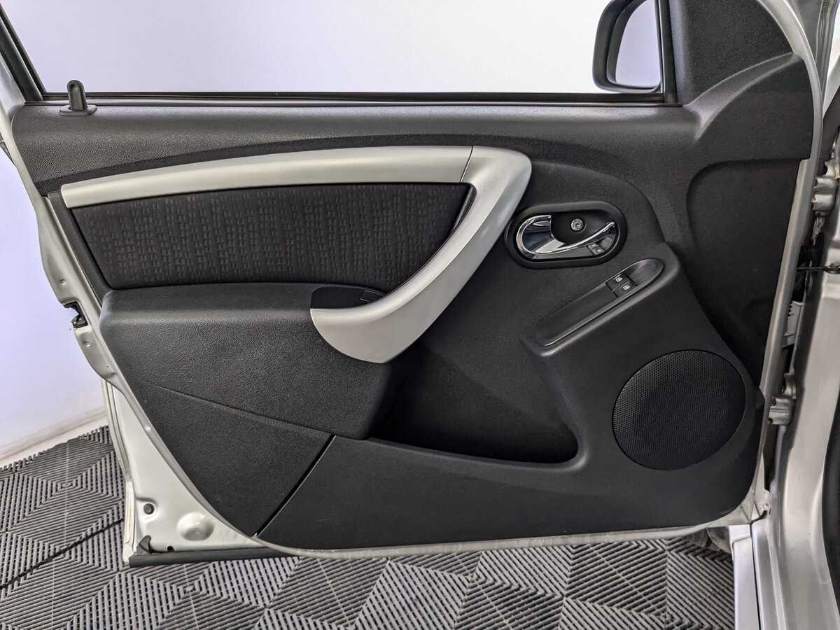 Купить Nissan Terrano с пробегом. Фото: #14