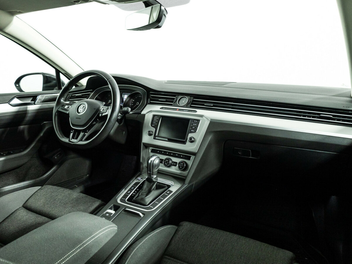 Купить Volkswagen Passat с пробегом. Фото: #6