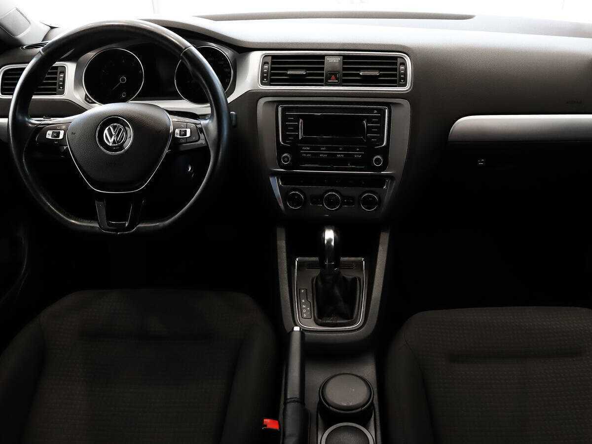 Купить Volkswagen Jetta с пробегом. Фото: #11