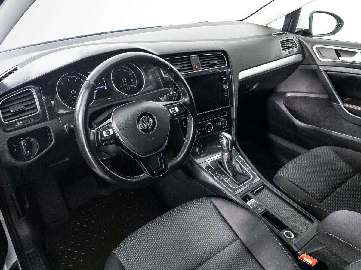 Купить Volkswagen Golf с пробегом. Фото: #10