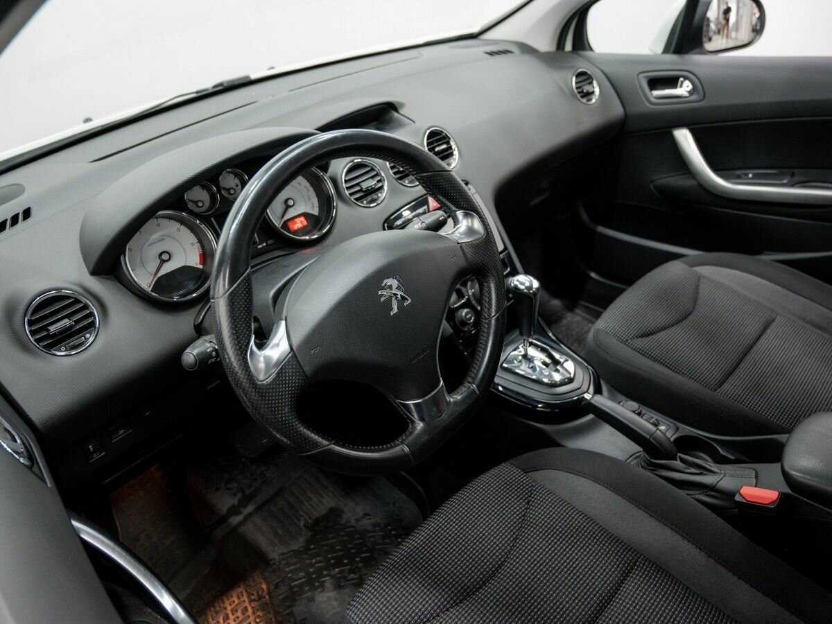 Купить Peugeot 408 с пробегом. Фото: #12