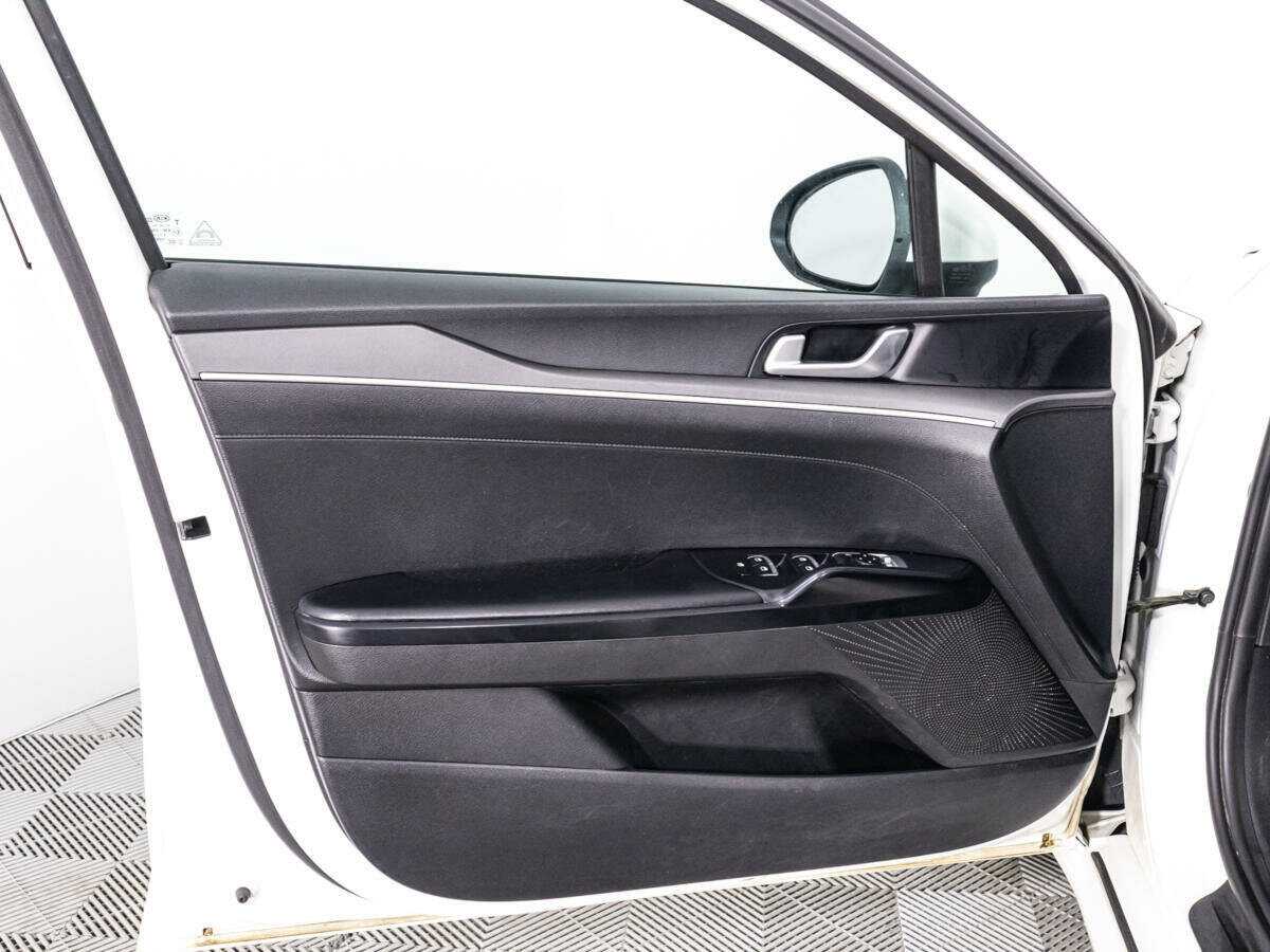 Купить Kia K5 с пробегом. Фото: #20