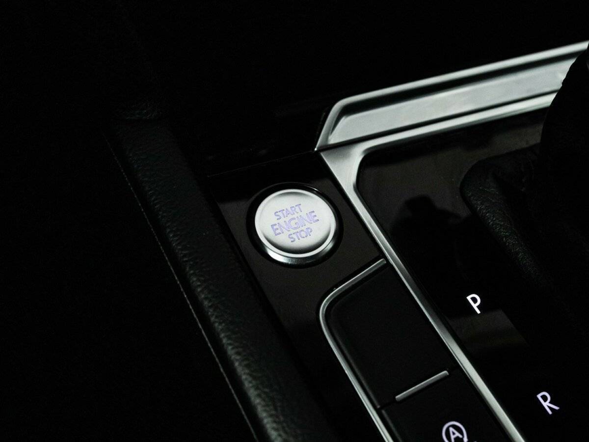 Купить Volkswagen Passat с пробегом. Фото: #18