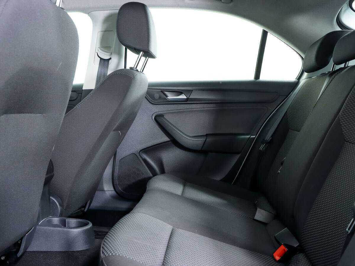 Купить Volkswagen Polo с пробегом. Фото: #9