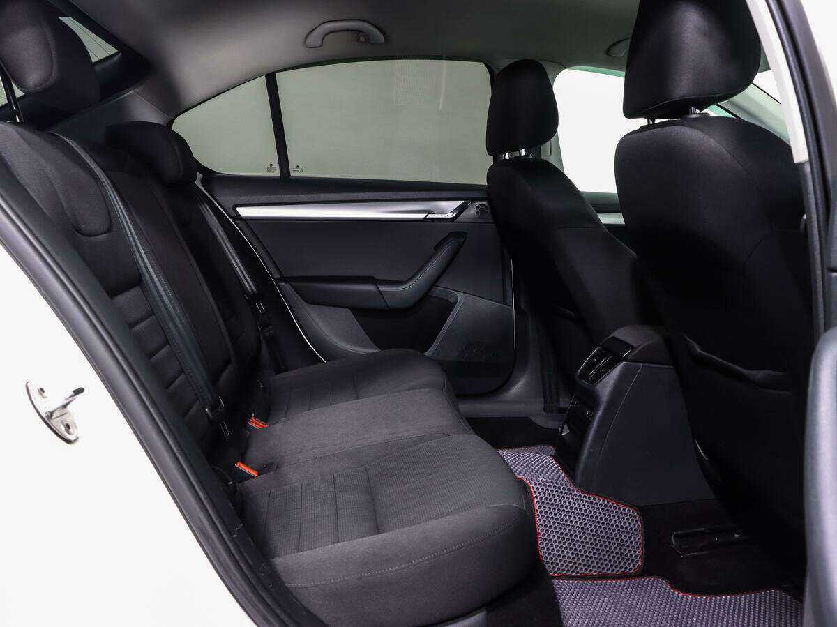 Купить Skoda Octavia с пробегом. Фото: #10