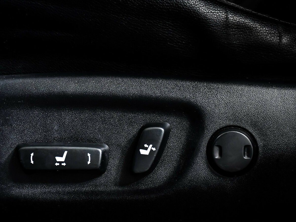 Купить Toyota RAV4 с пробегом. Фото: #11