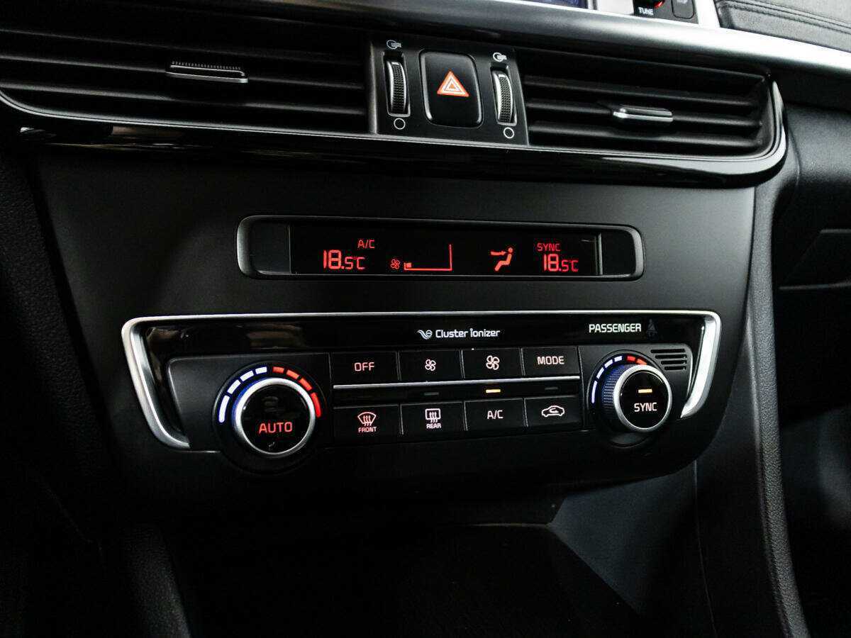 Купить Kia K5 с пробегом. Фото: #15