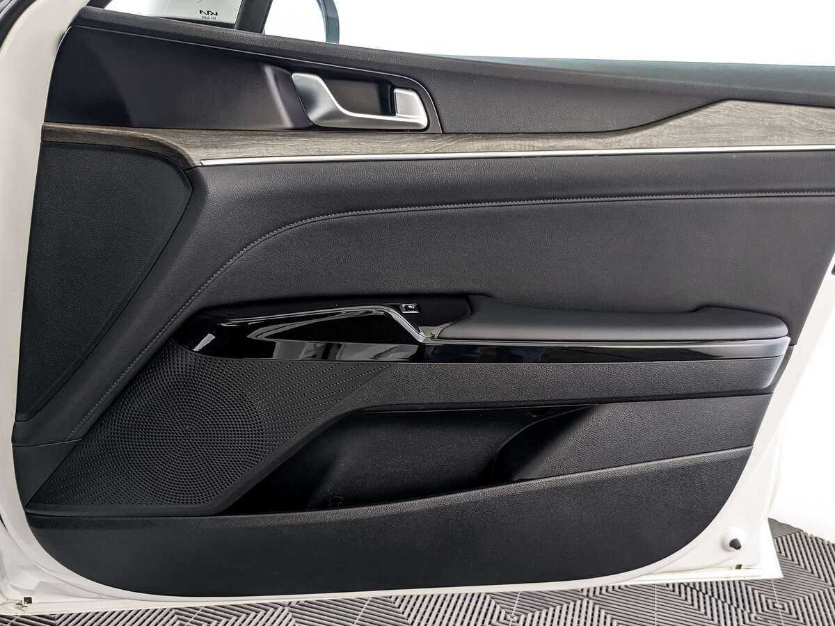 Купить Kia K5 с пробегом. Фото: #22