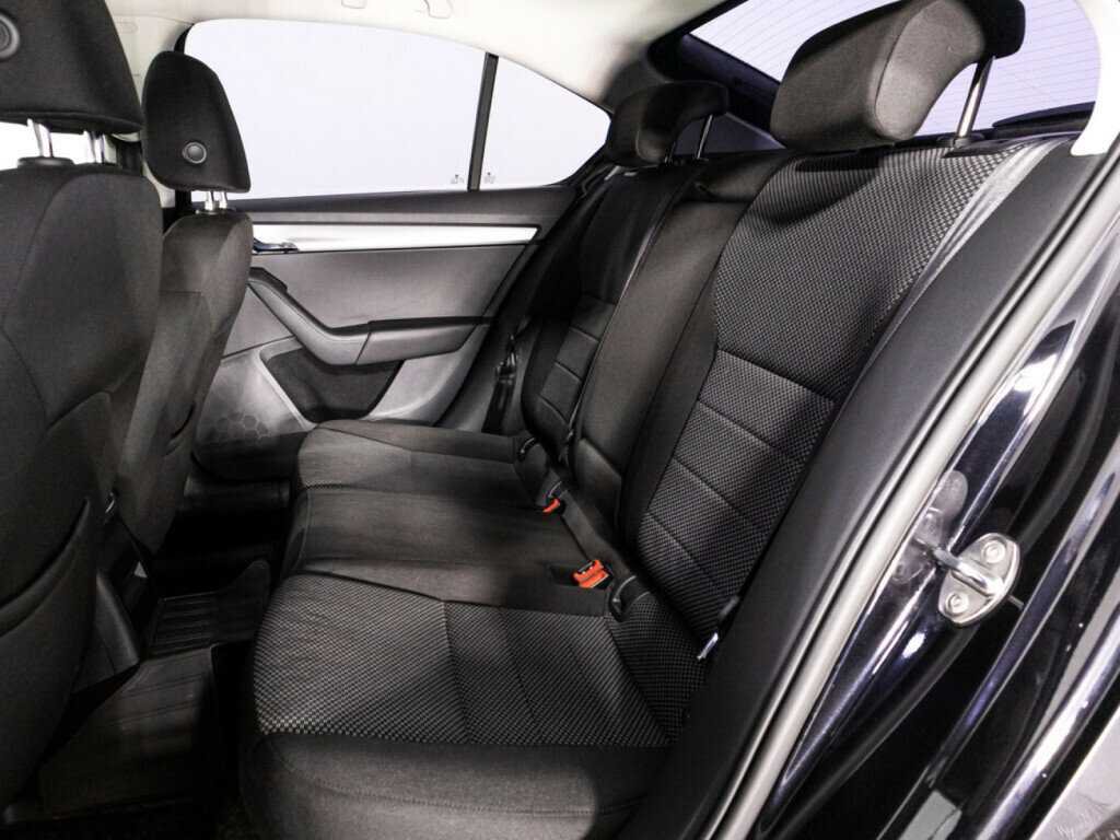 Купить Skoda Octavia с пробегом. Фото: #9