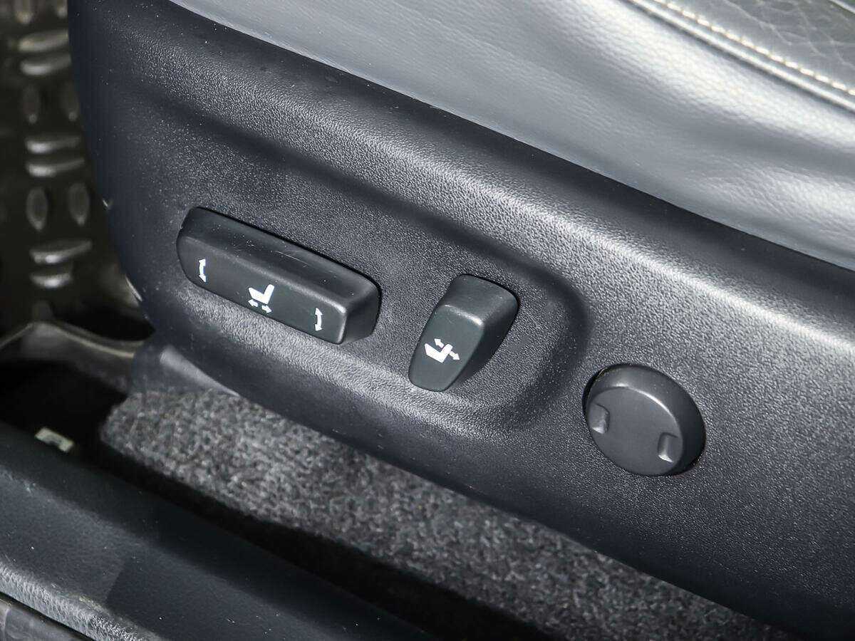 Купить Toyota RAV4 с пробегом. Фото: #14