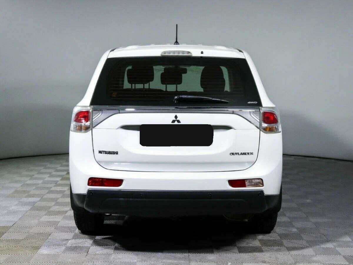 Купить Mitsubishi Outlander с пробегом. Фото: #4