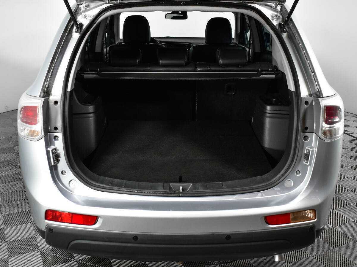 Купить Mitsubishi Outlander с пробегом. Фото: #12