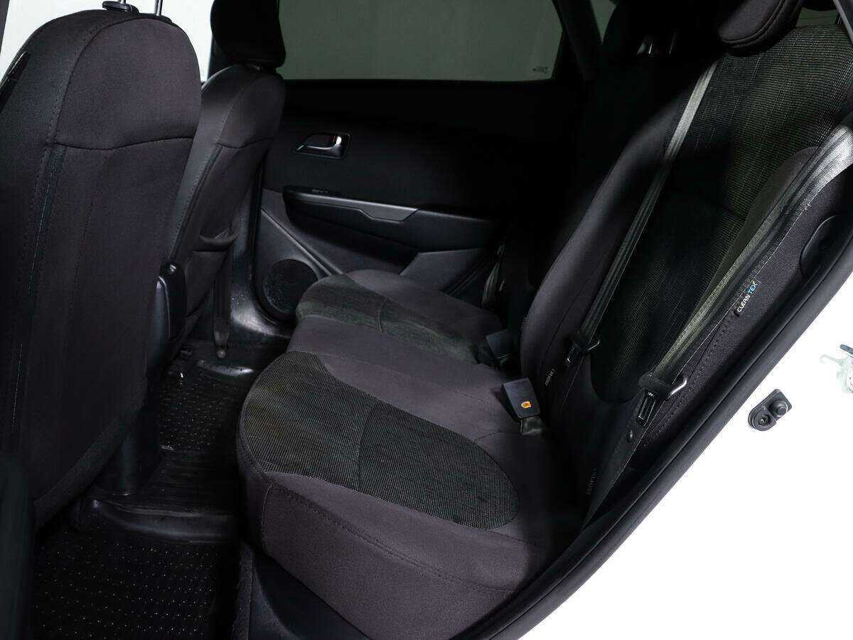 Купить Kia Rio с пробегом. Фото: #7