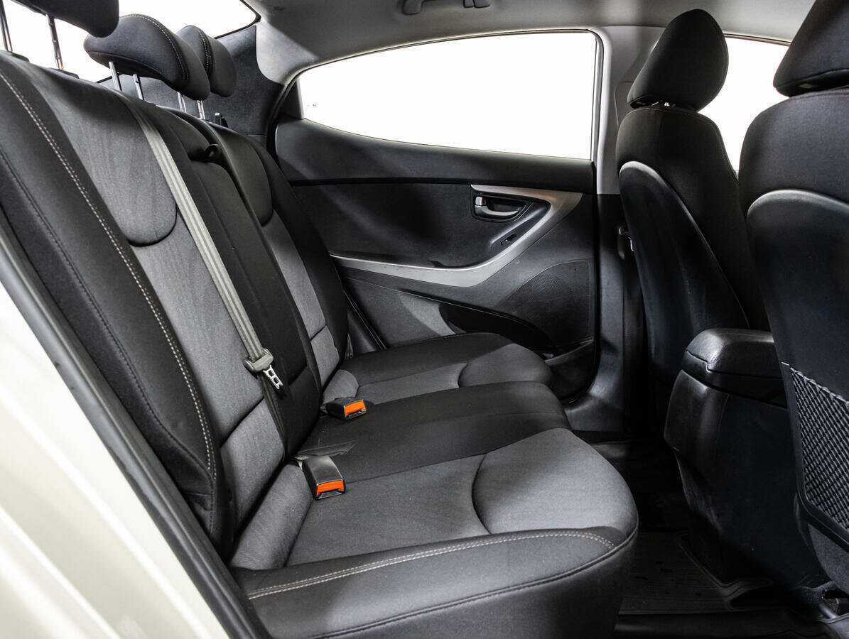 Купить Hyundai Elantra с пробегом. Фото: #12